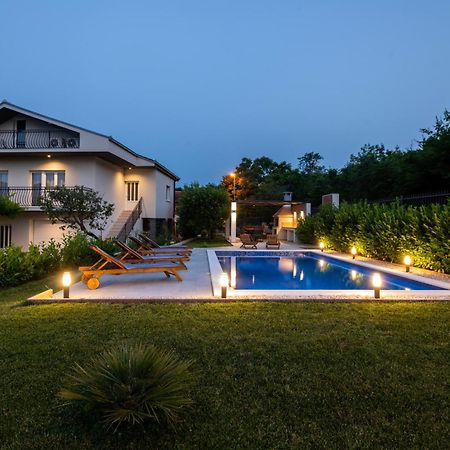 Villa Latica Dicmo Exterior foto